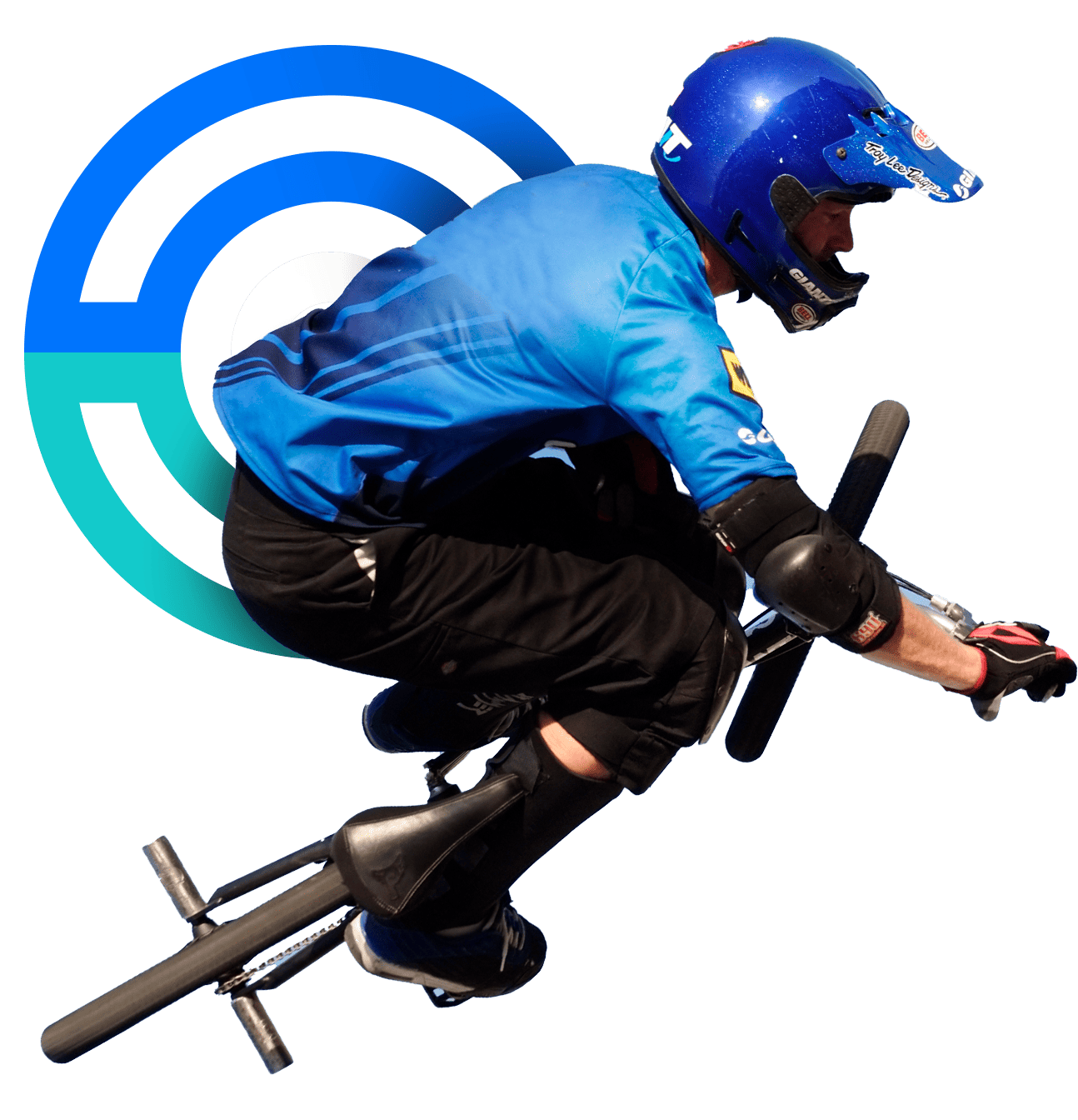 En la imagen, un ciclista realiza trucos con la BMX. Su casco y vestimenta son azules. Lleva las protecciones características de la disciplina. 